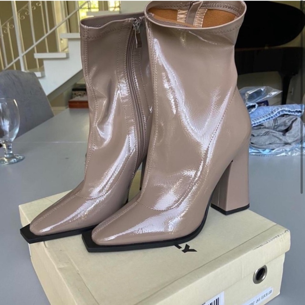 Brand new princess Polly Barcelona boots